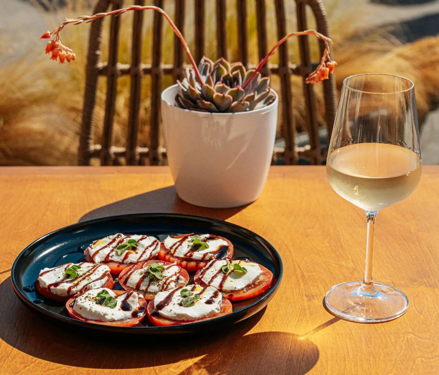 Aion Beach Bar in Santorini | Luxevacay
