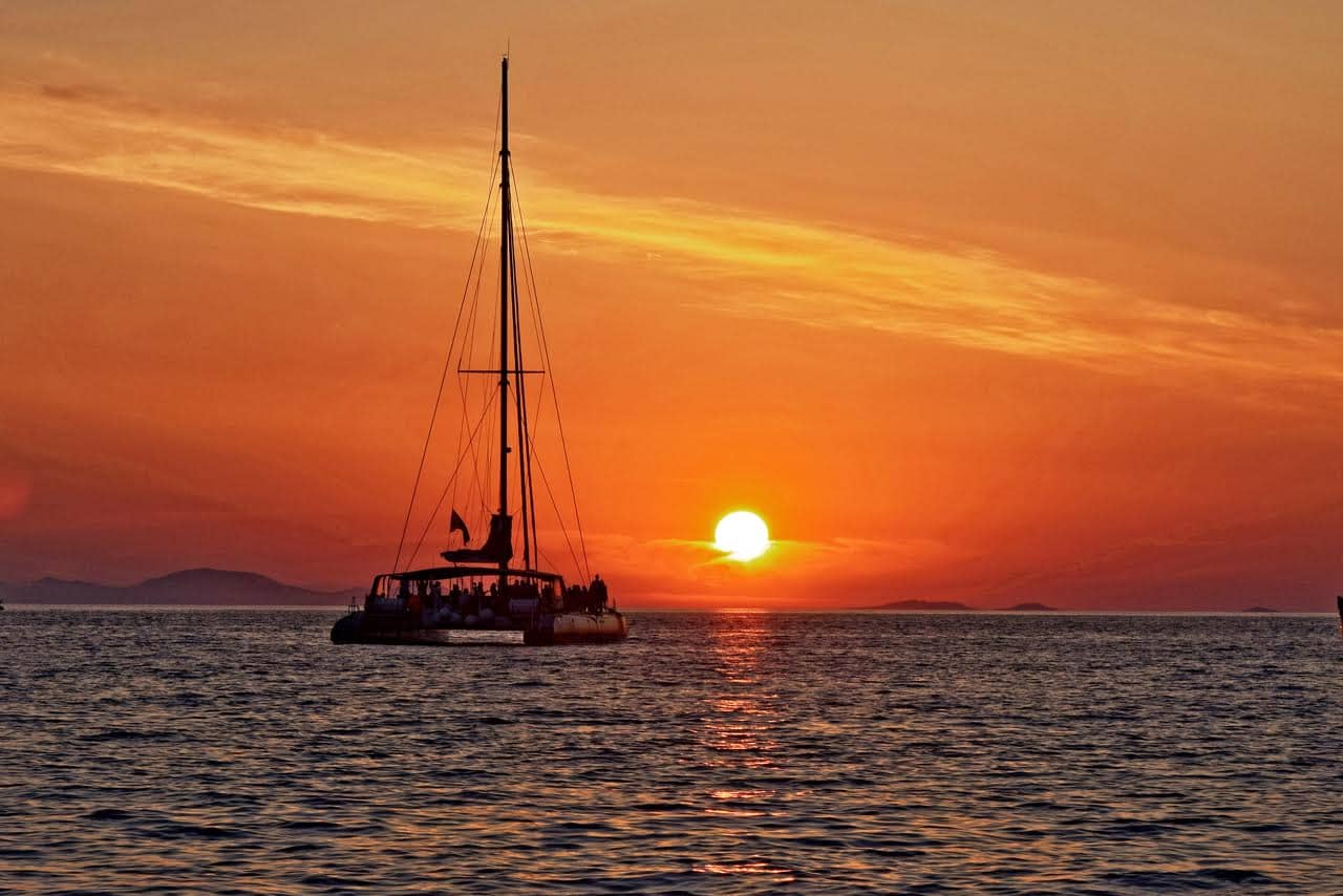 Santorini Sea Experiences Sunset | Luxevacay