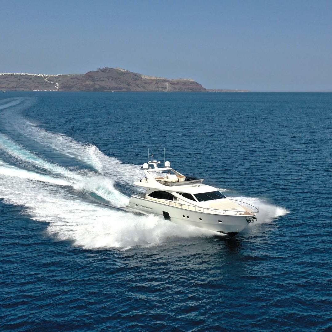 Private Yacht Tours in Santorini | Luxevacay