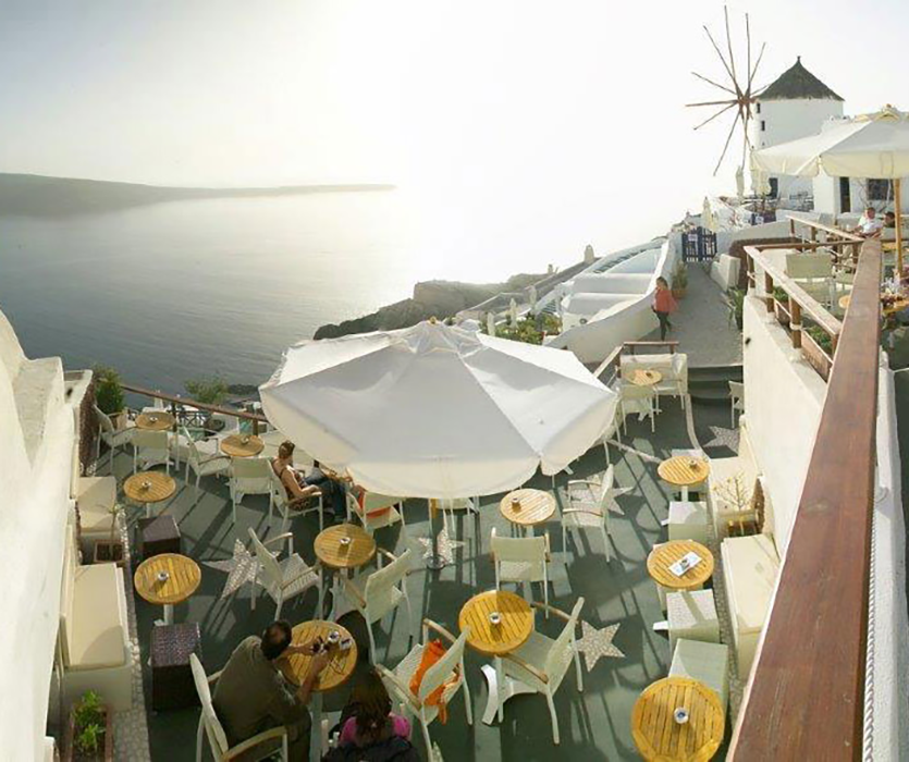 Sunspirit Sunset Bar in Santorini | Luxevacay