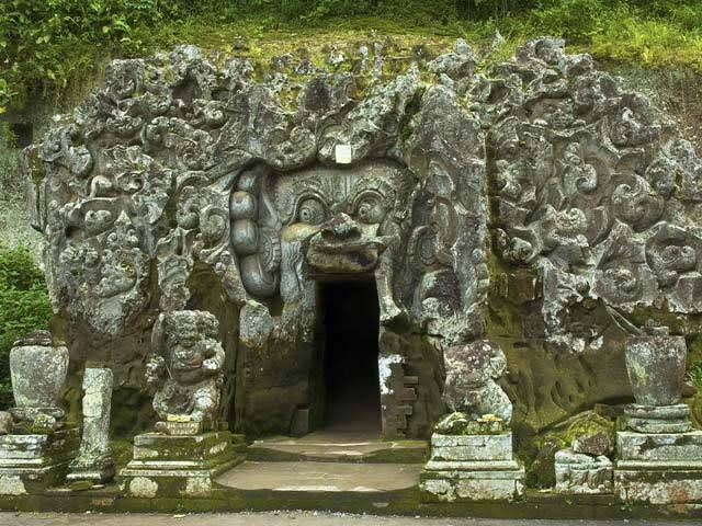 Luxevacay - Bali - Culture & Community - Goa Gajah