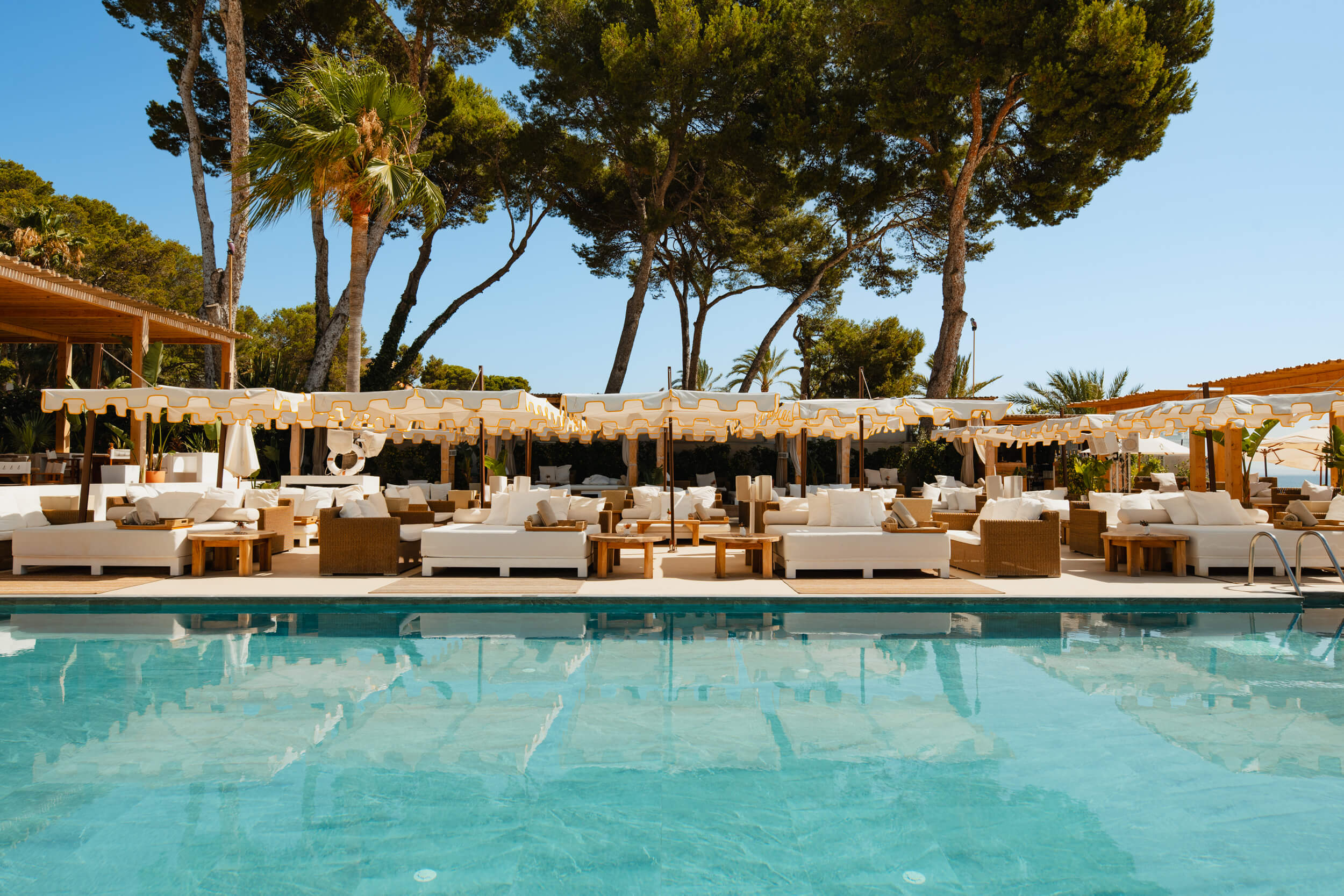 Luxevacay - Mallorca Beach Bars - Nikki Beach